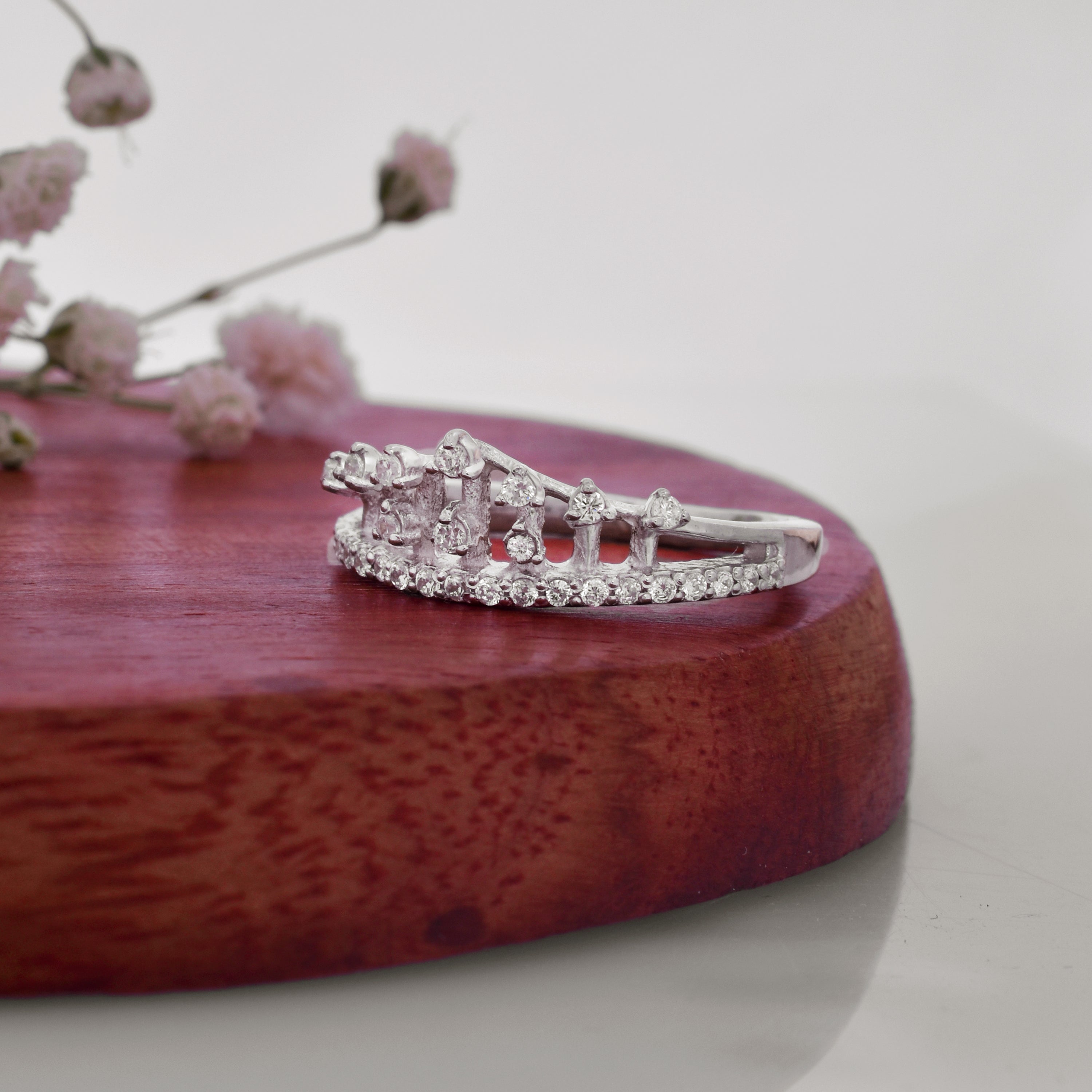 Tiara Crown Ring in 925 Sterling Silver: Luxurious, Elegant, and Timeless