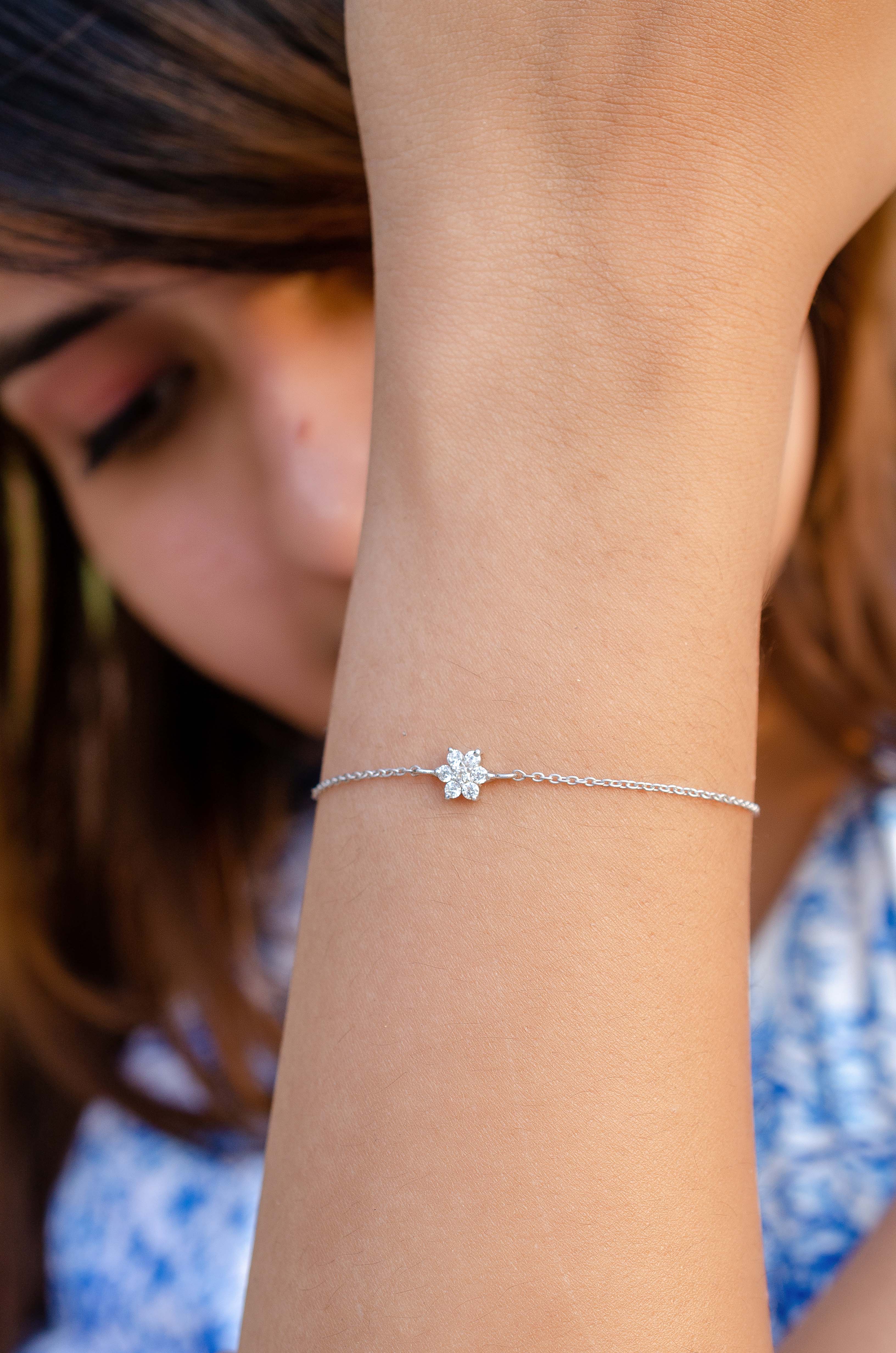 92.5 Sterling Silver Flower Bracelet – Elegant Floral Design, Adjustable & Perfect Gift for Her
