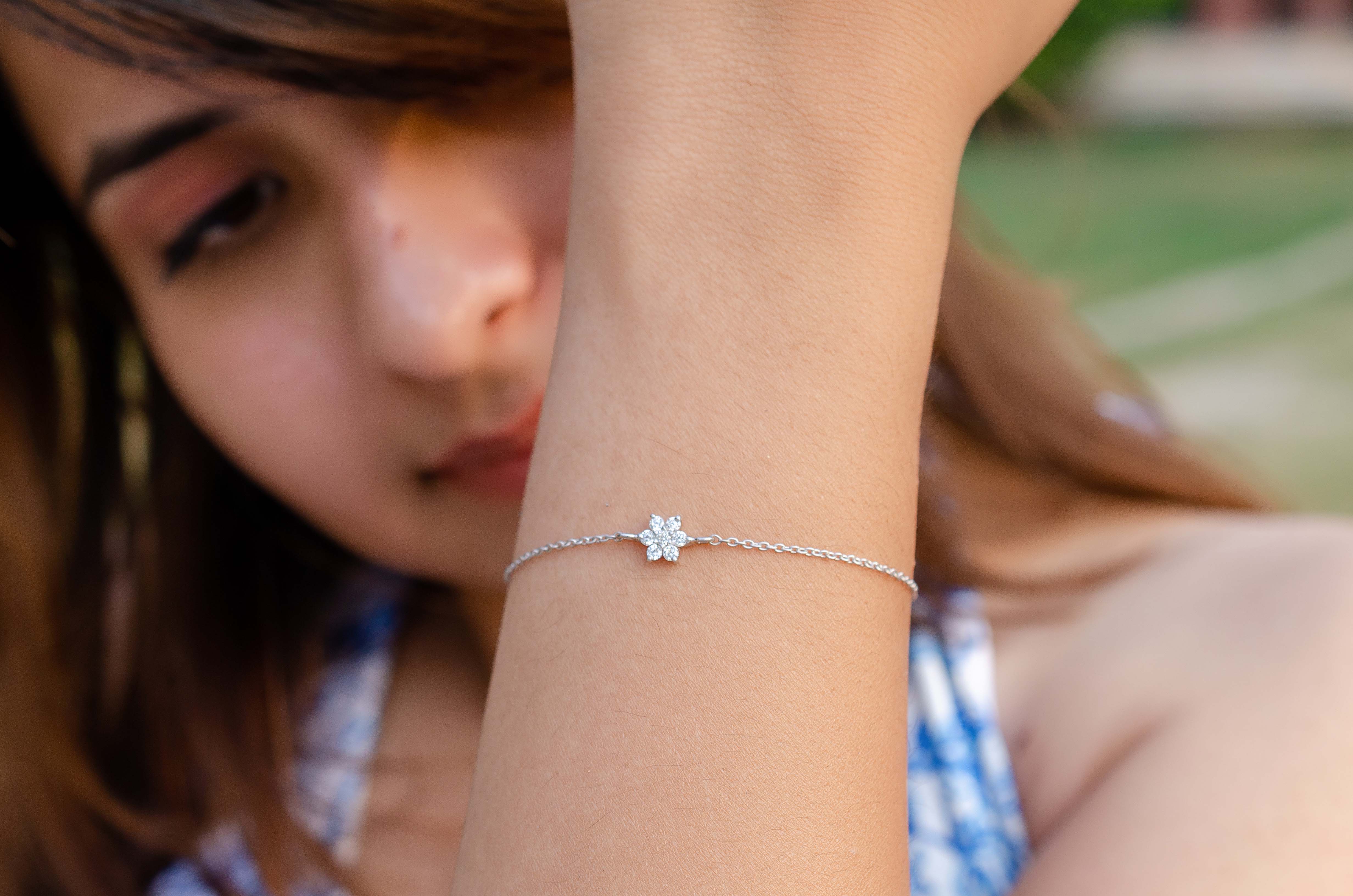 92.5 Sterling Silver Flower Bracelet – Elegant Floral Design, Adjustable & Perfect Gift for Her