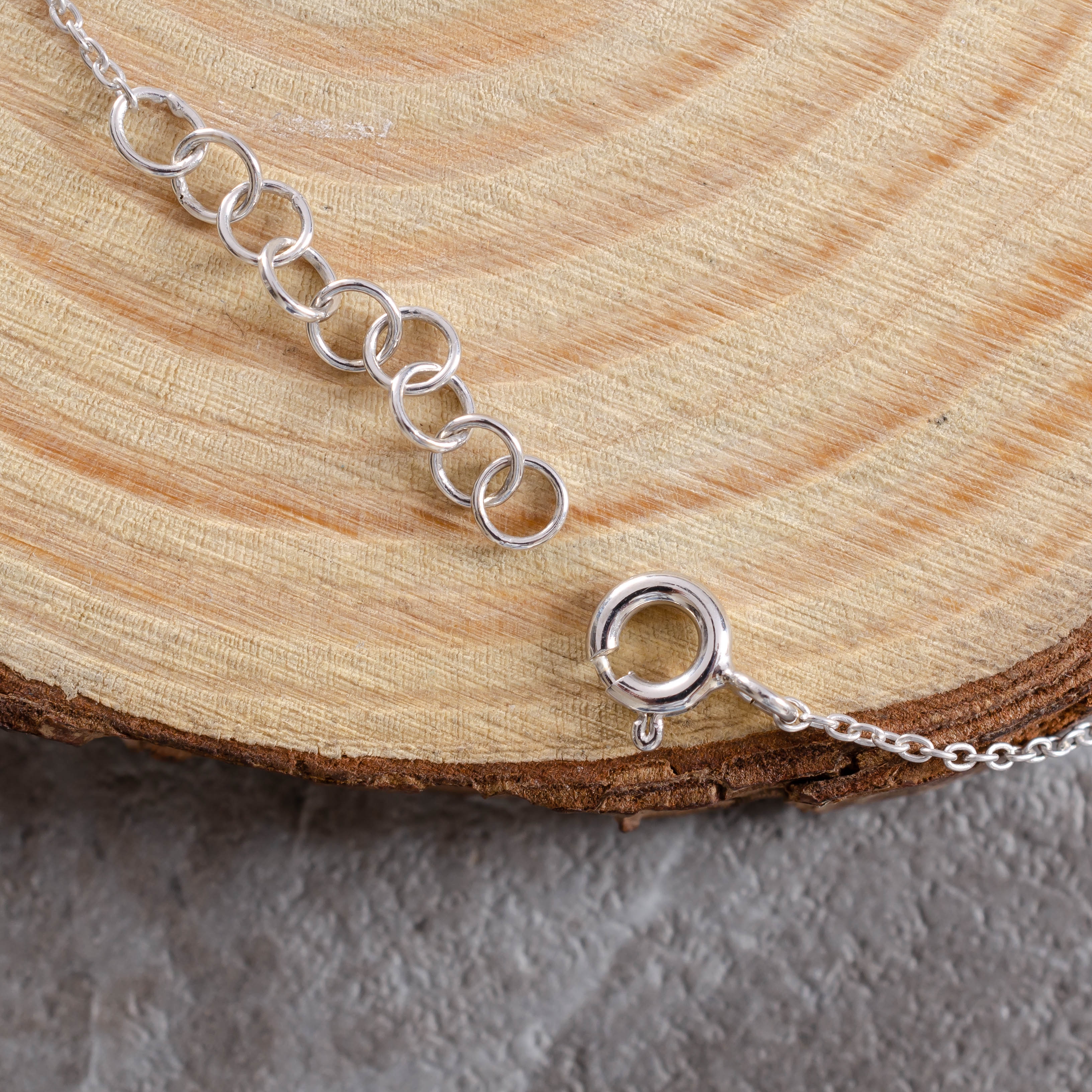 92.5 Sterling Silver Flower Bracelet – Elegant Floral Design, Adjustable Chain, Gift for Her